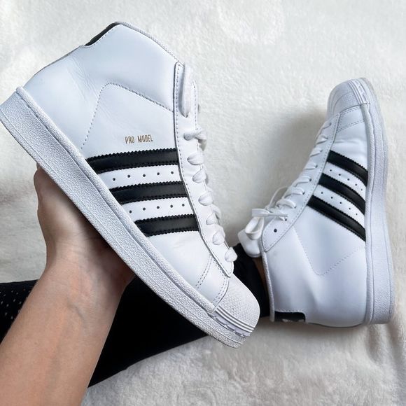 EUC Gently worn Pro Model OG 'Footwear White' Youth size 5.5 = women’s size 7 - Picture 1 of 4